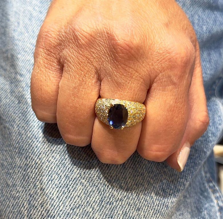 Prestige ring in 18-carat gold with diamonds and oval sapphire  - Image 7