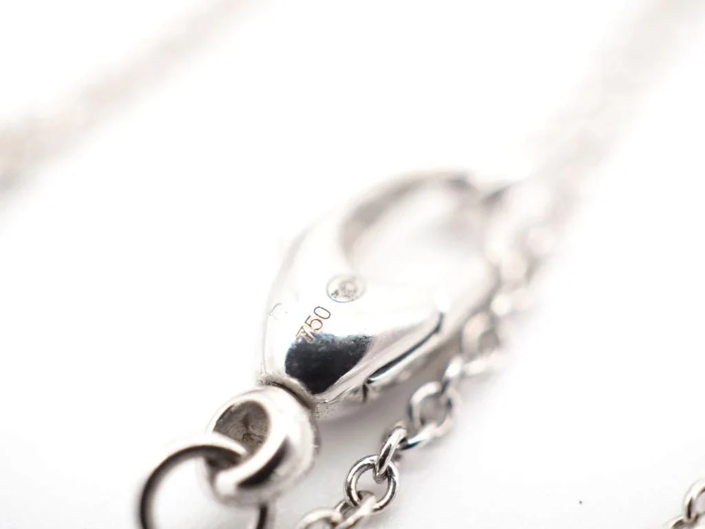 White gold necklace with diamond and topaz heart pendant - Image 4
