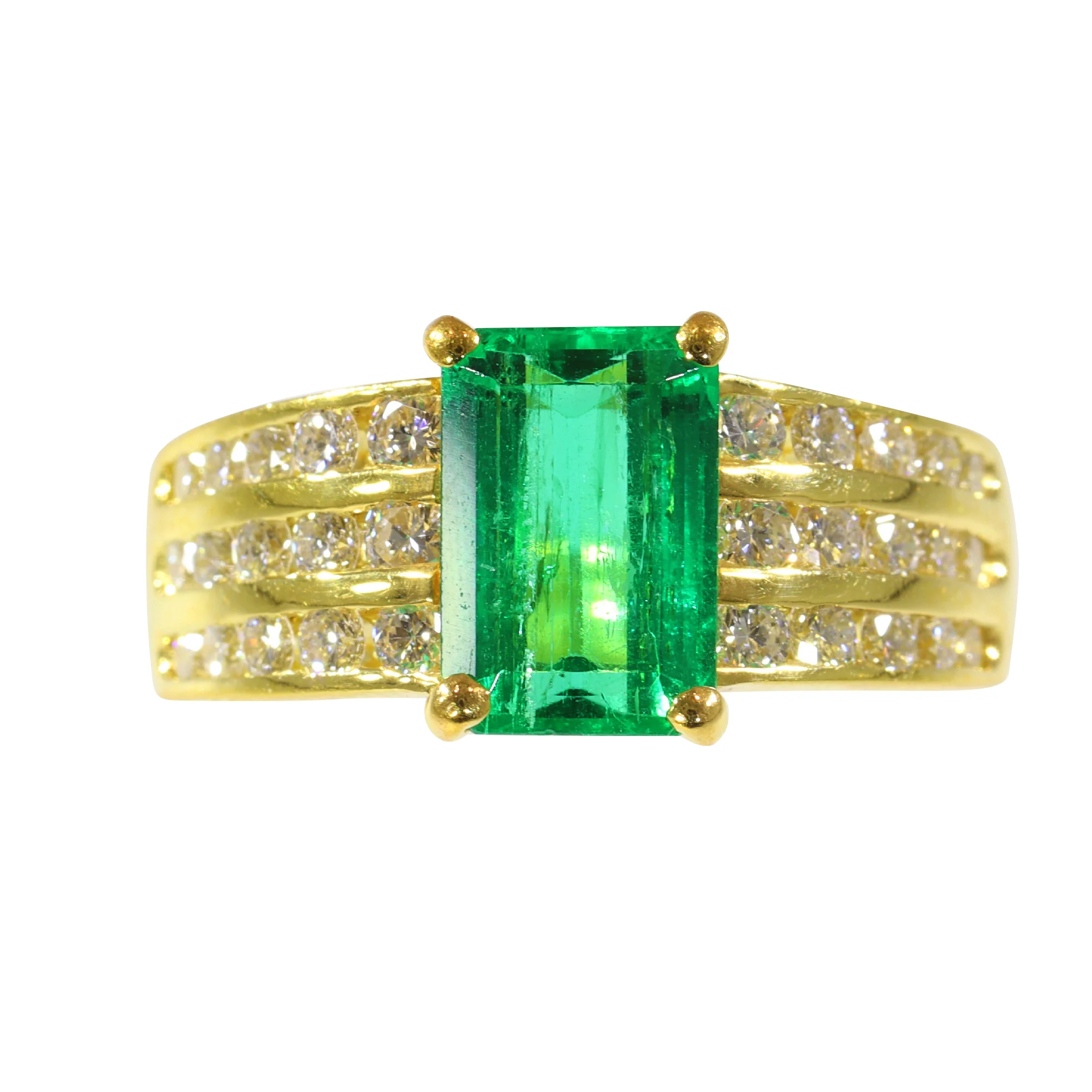 The green splendor of Kutchinsky: 2.33 ct emerald engagement ring with diamond accents  - Image 5