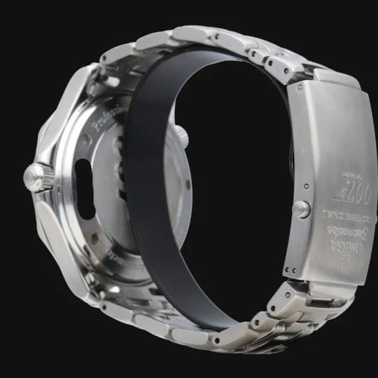 Omega Seamaster James Bond 007 Watch  - Image 4