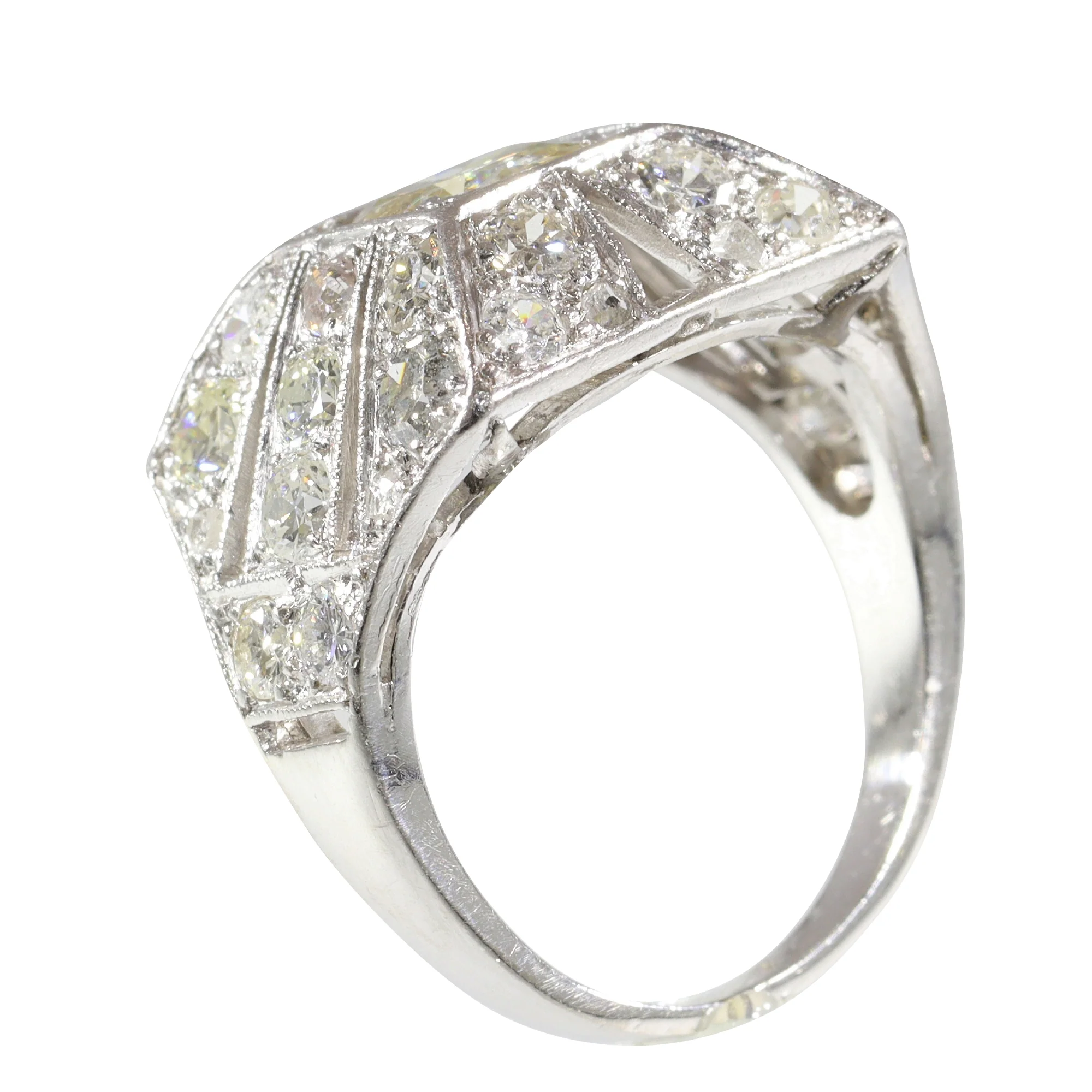 Meeting the precious stone: a Belgian diamond ring from 1930  - Image 14