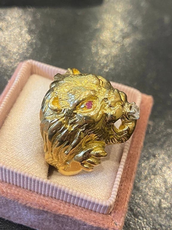 Gold Lion Ring Diamond Ruby  - Image 4