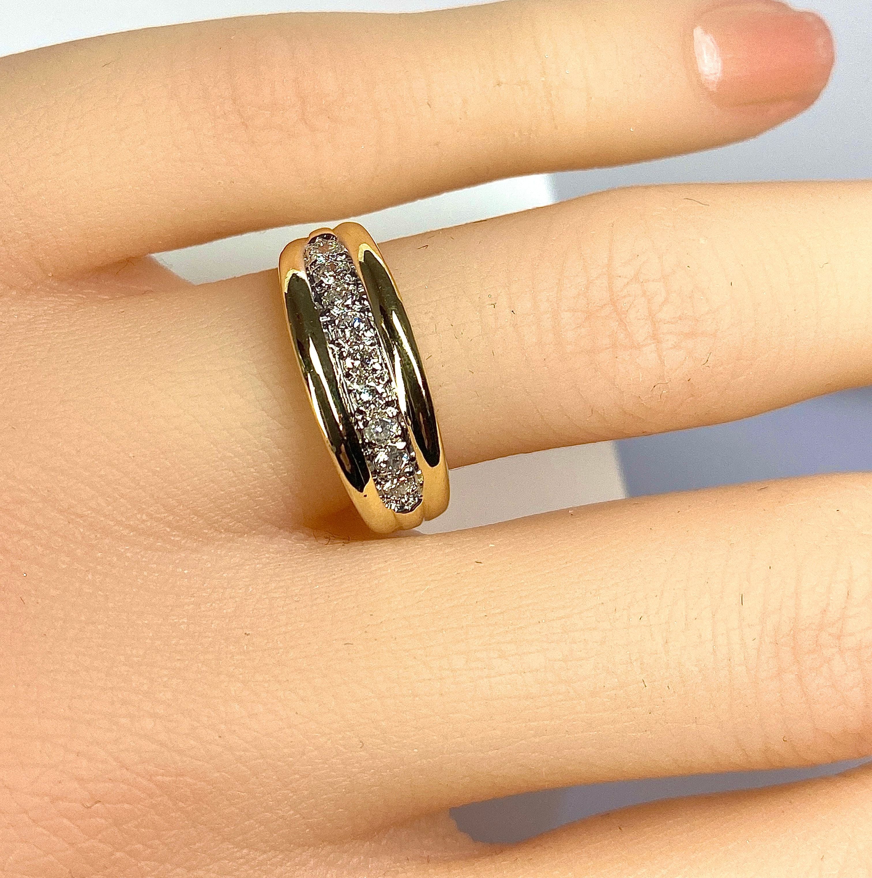 18-carat yellow gold bangle ring set with 9 diamonds - Image 11