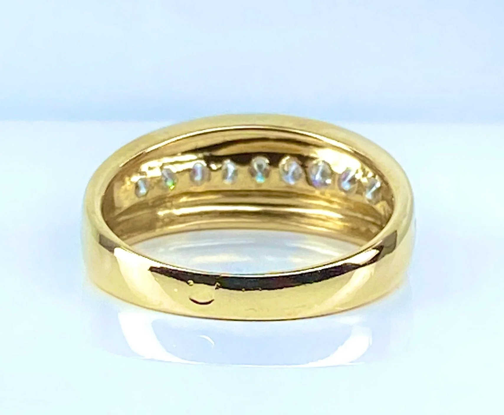 18-carat yellow gold bangle ring set with 9 diamonds - Image 6