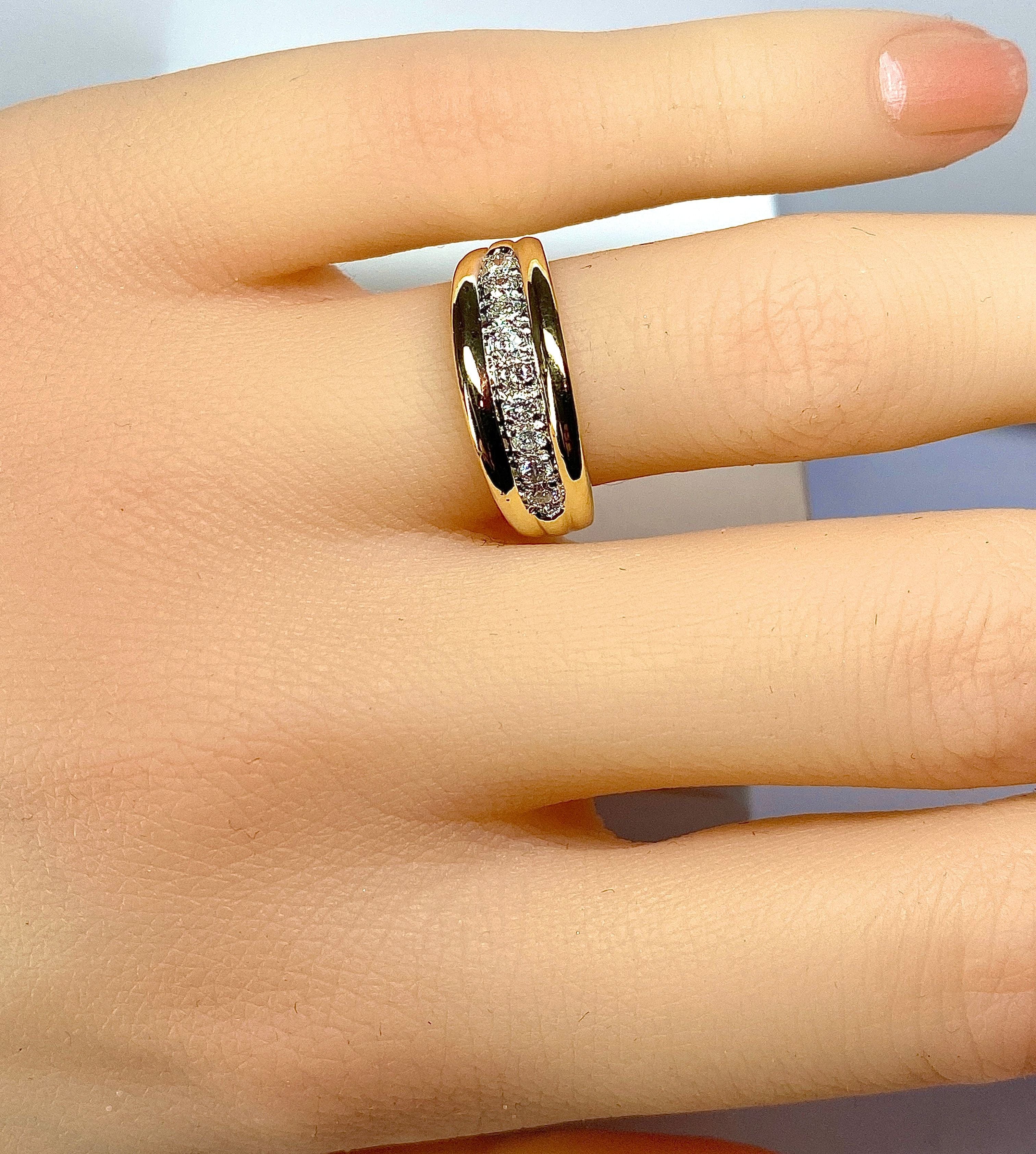 18-carat yellow gold bangle ring set with 9 diamonds - Image 7