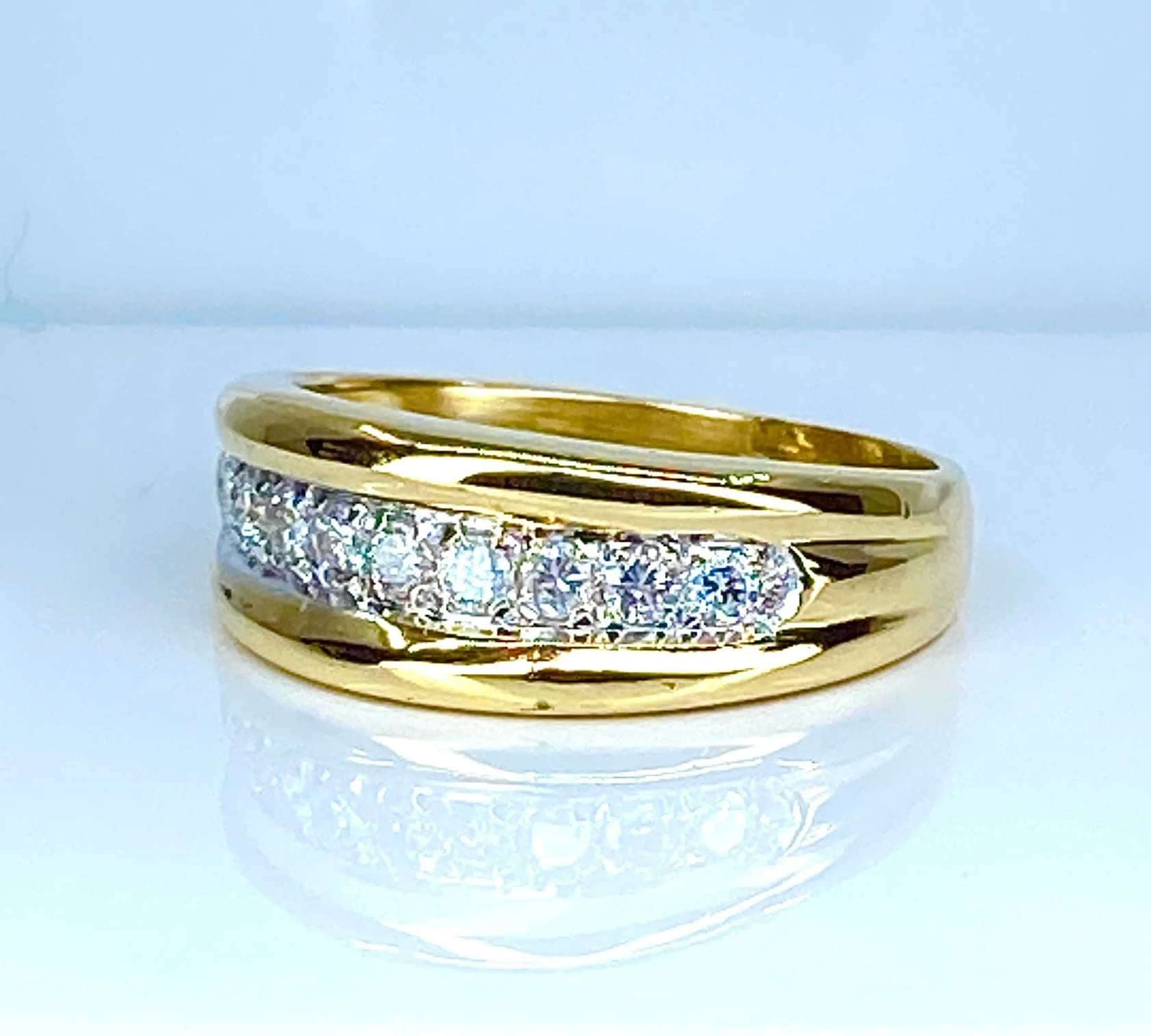 18-carat yellow gold bangle ring set with 9 diamonds - Image 8