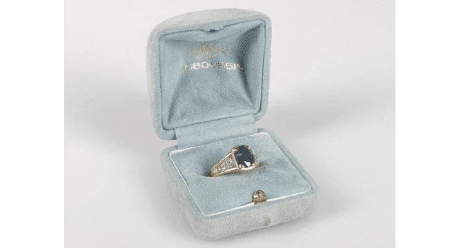 MAUBOUSSIN - Yellow gold ring centered with a beautiful sapphire  - Image 3