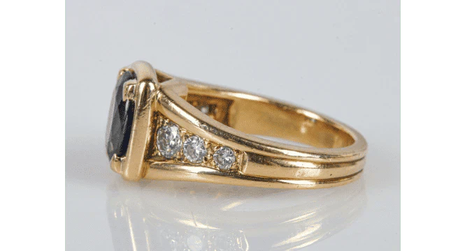 MAUBOUSSIN - Yellow gold ring centered with a beautiful sapphire  - Image 4