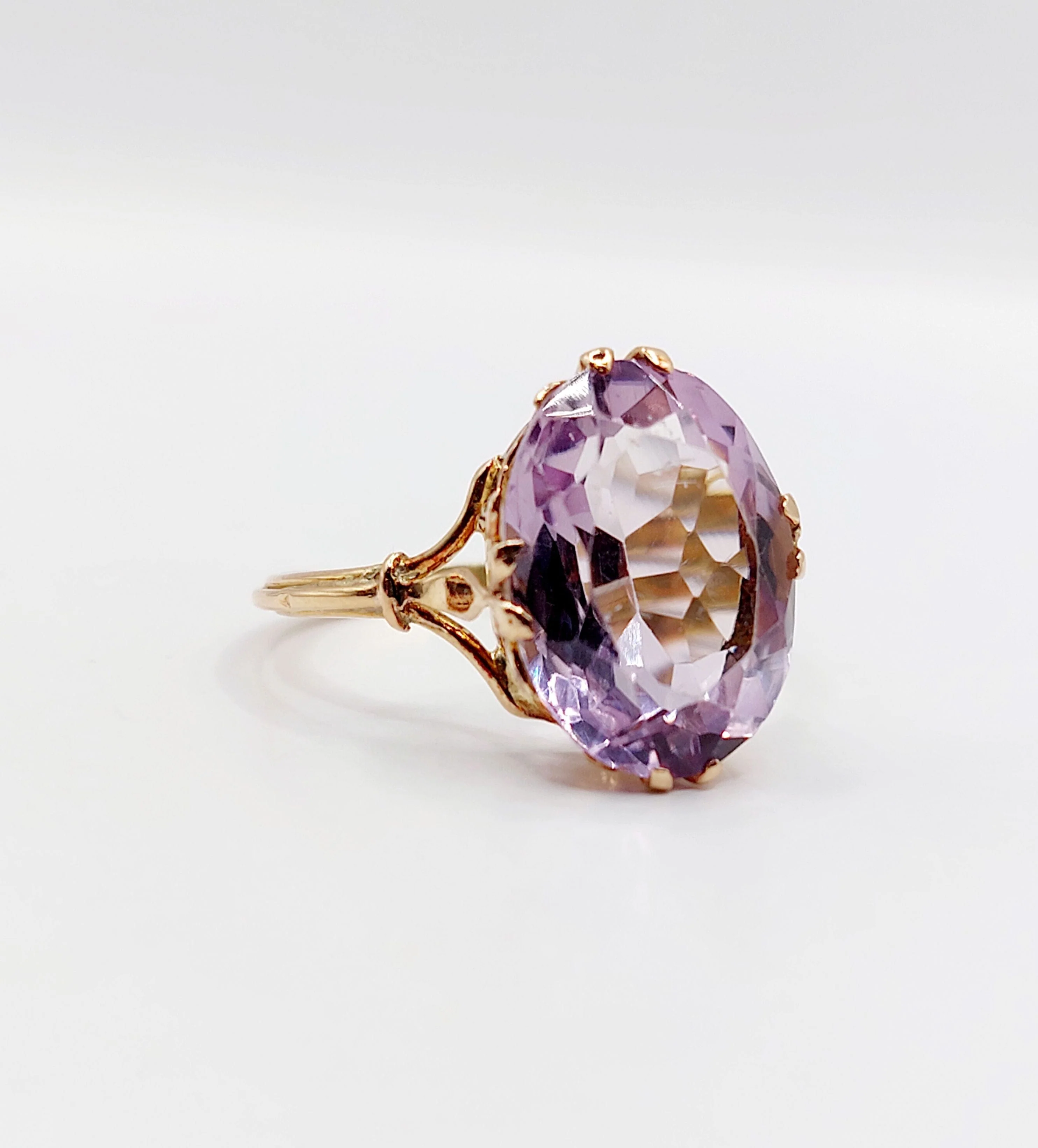 Rose gold amethyst cocktail ring (circa 1900)  - Image 8