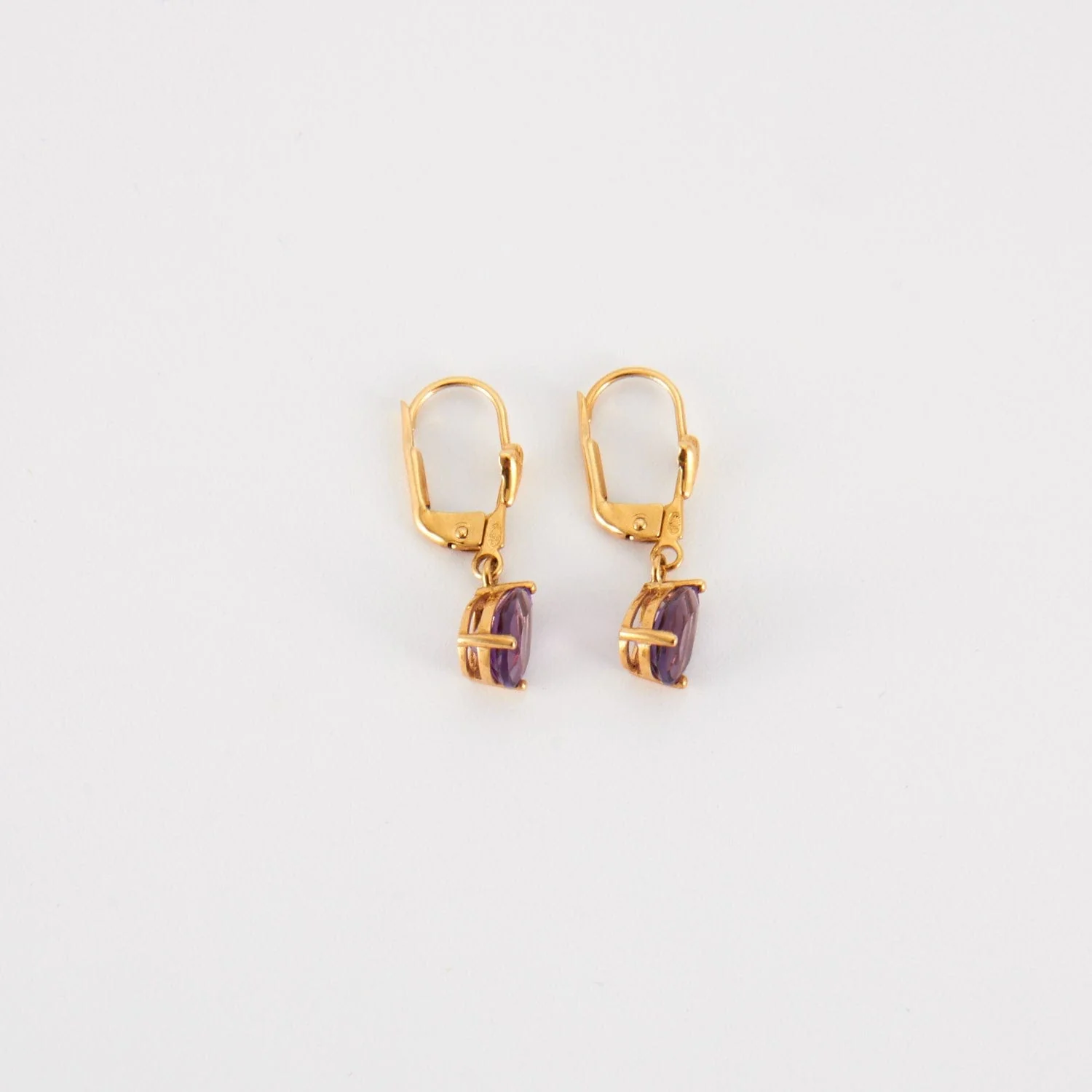 Earrings in Yellow Gold, Amethyst - Image 4
