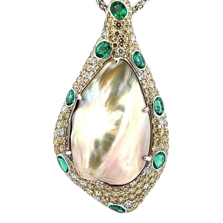 White gold necklace, Tahitian (Mabe) pearl, emerald and natural diamonds  - Image 9