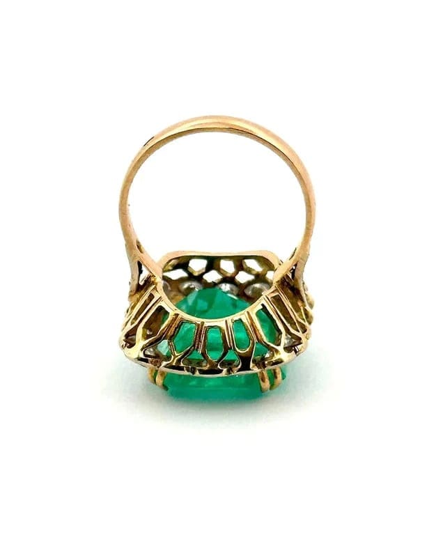 18-carat gold ring with emerald and diamonds  - Image 6