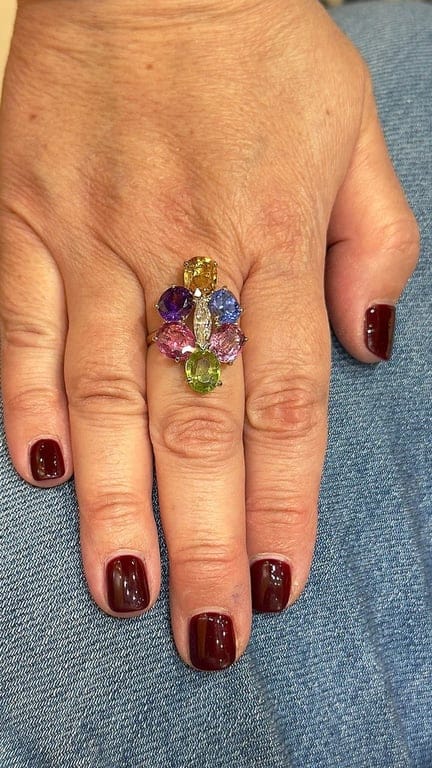 18-carat gold ring set with a diamond and precious stones  - Image 7