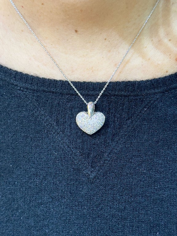 Heart pendant in 18-carat white gold and diamonds - Image 12