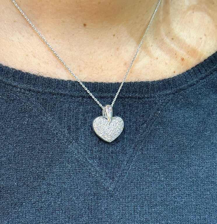Heart pendant in 18-carat white gold and diamonds - Image 3