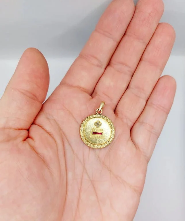 Augis - Love medal pendant 23 mm in 18k gold with diamond and ruby - Image 14