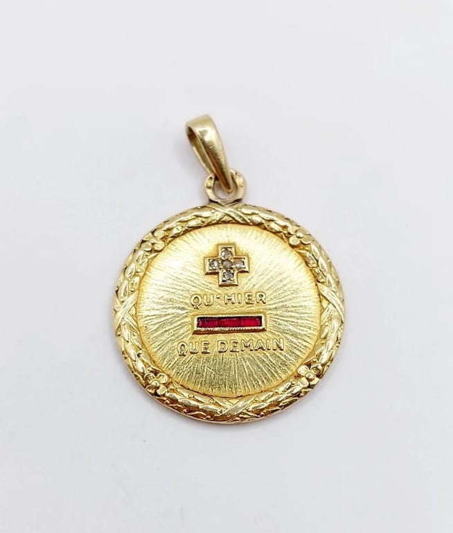 Augis - Love medal pendant 23 mm in 18k gold with diamond and ruby - Image 9