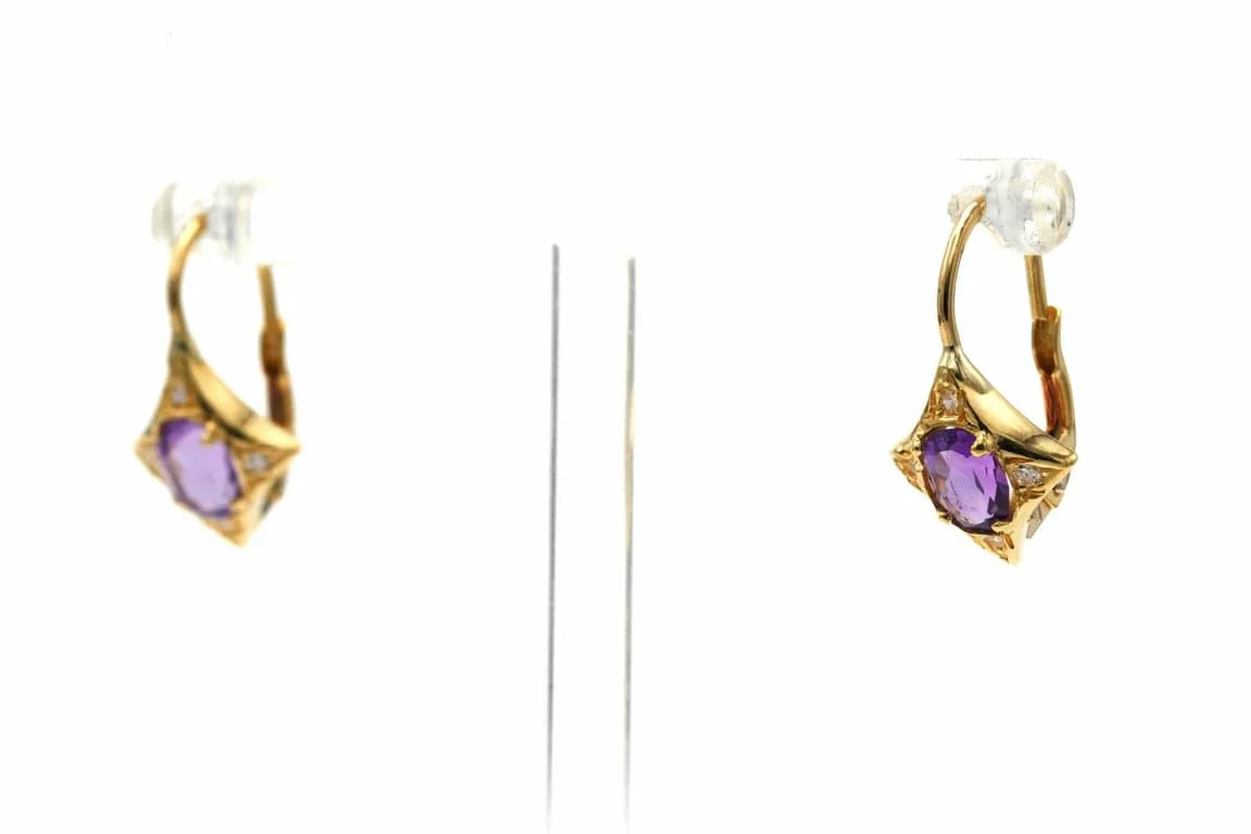 18-carat yellow gold earrings with amethysts, brilliant-cut diamonds  - Image 3