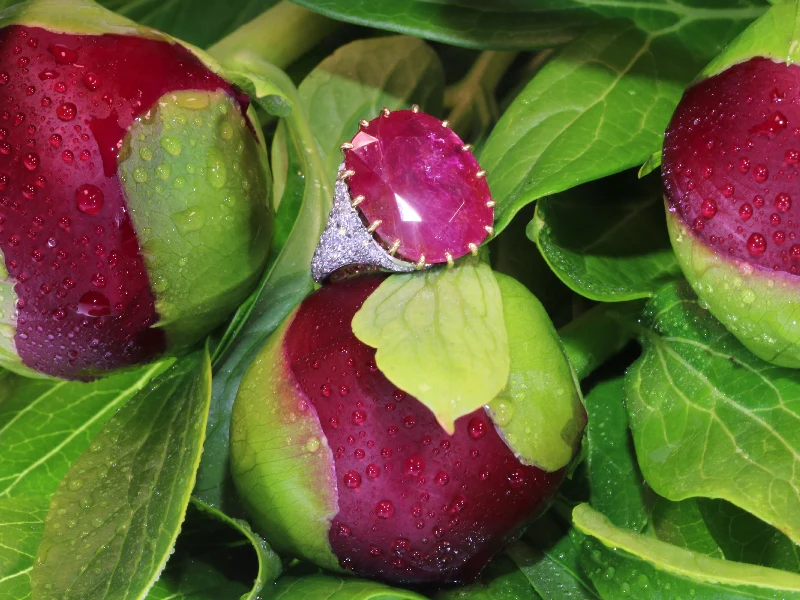 Vintage ruby delight: ring Art Deco with untreated 13.5 ct ruby  - Image 4