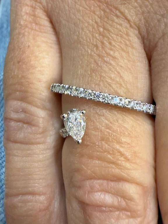 Creation ring in platinum and natural diamonds  - Image 7