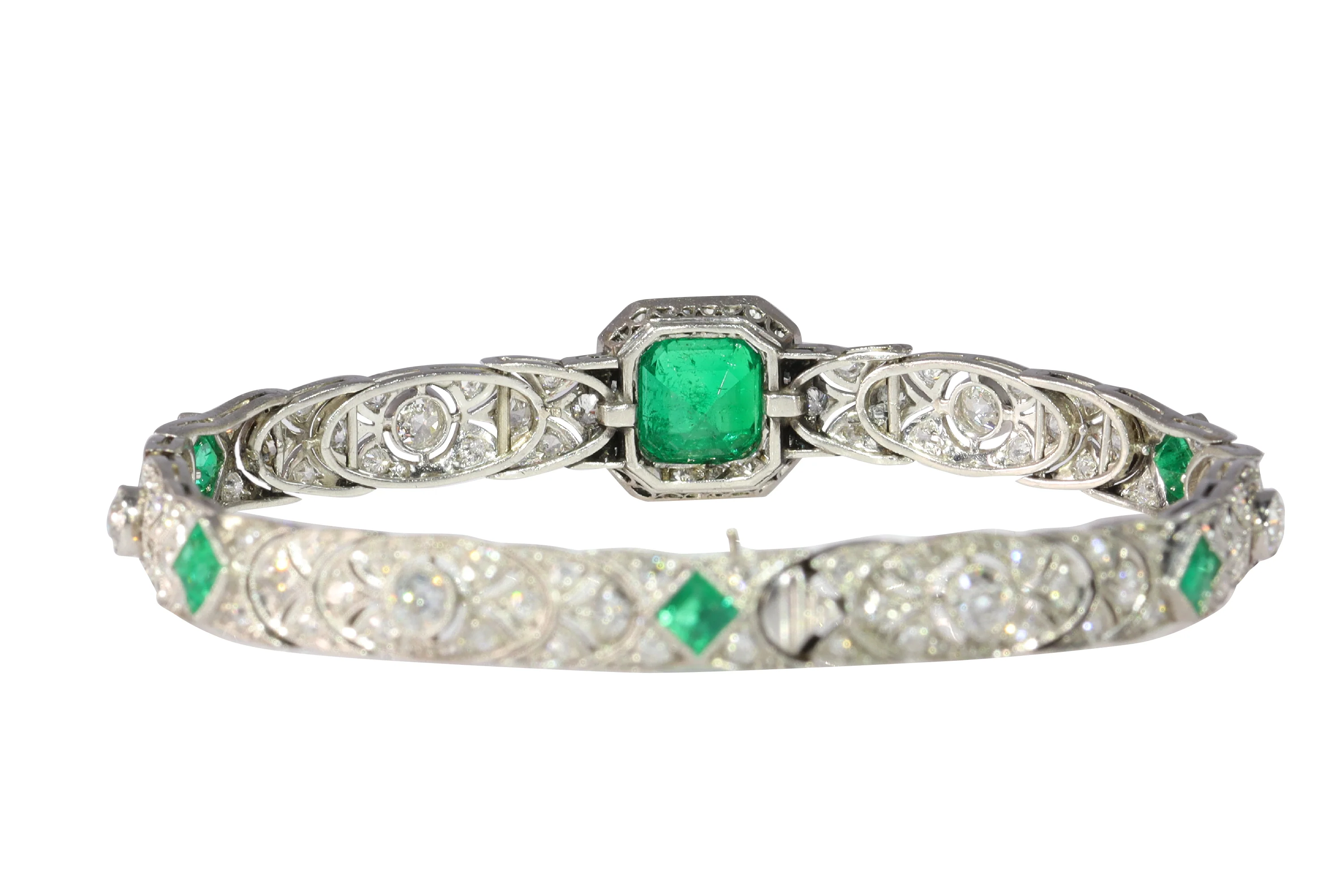 Vintage Luxury: Exquisite platinum bracelet Art Deco from the 1920s set with diamonds and emeralds  - Image 14
