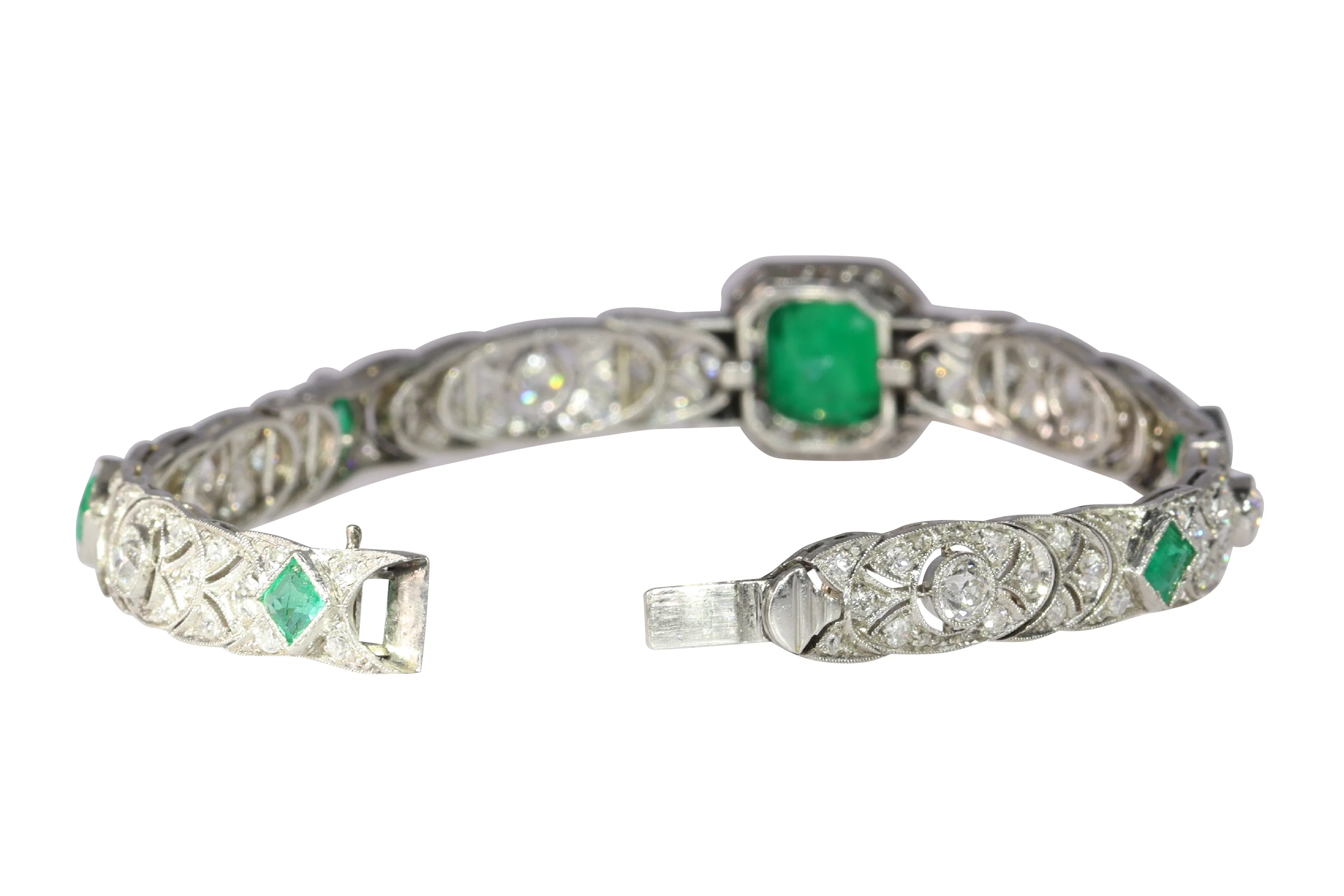 Vintage Luxury: Exquisite platinum bracelet Art Deco from the 1920s set with diamonds and emeralds  - Image 15
