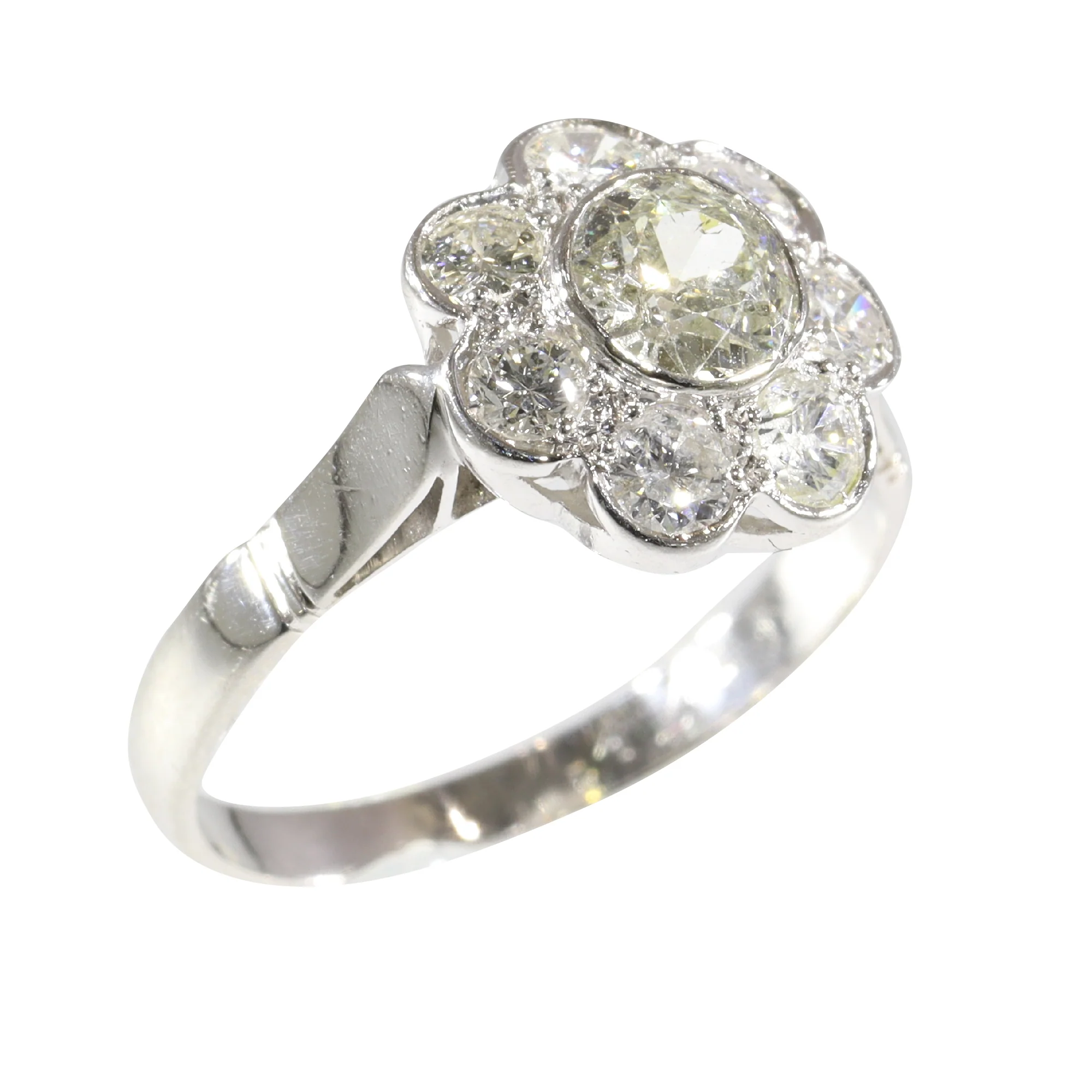 A spark from the past: a vintage 1950s diamond engagement ring  - Image 11