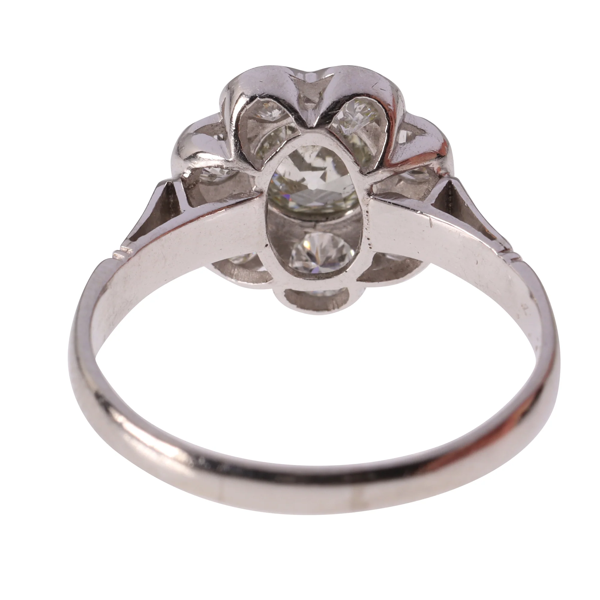 A spark from the past: a vintage 1950s diamond engagement ring  - Image 13