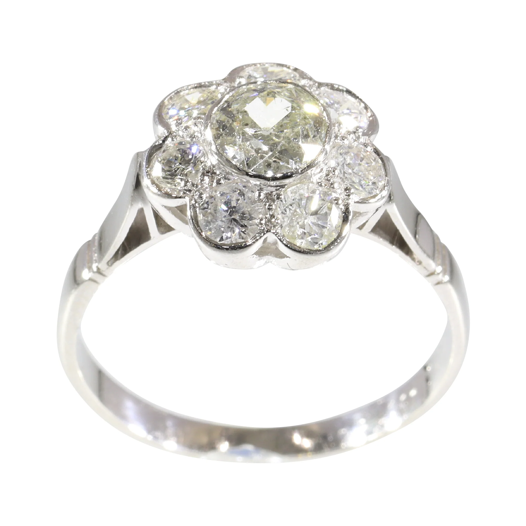 A spark from the past: a vintage 1950s diamond engagement ring  - Image 5