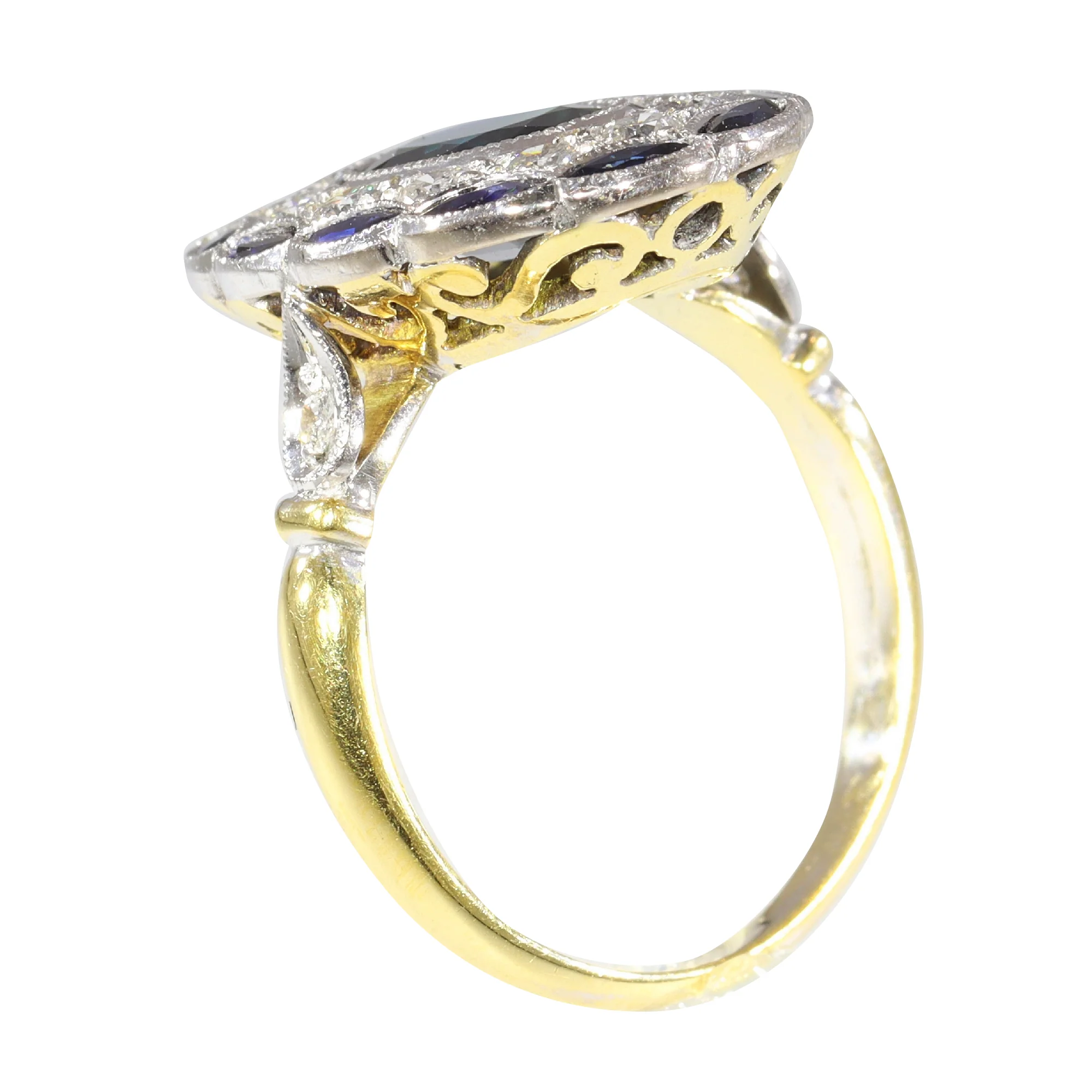 Vintage wishes: a sapphire ring between romance and history  - Image 10