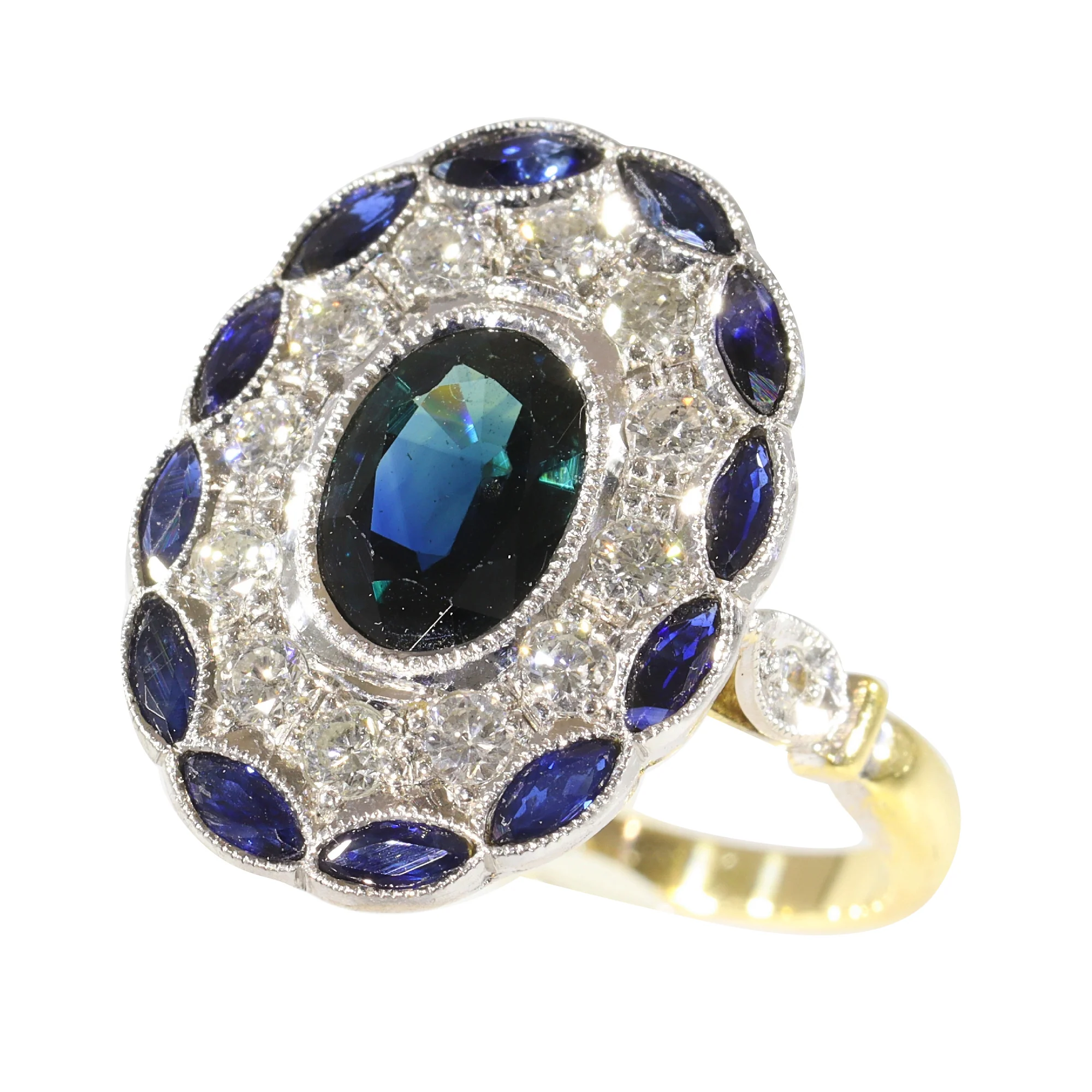 Vintage wishes: a sapphire ring between romance and history  - Image 6