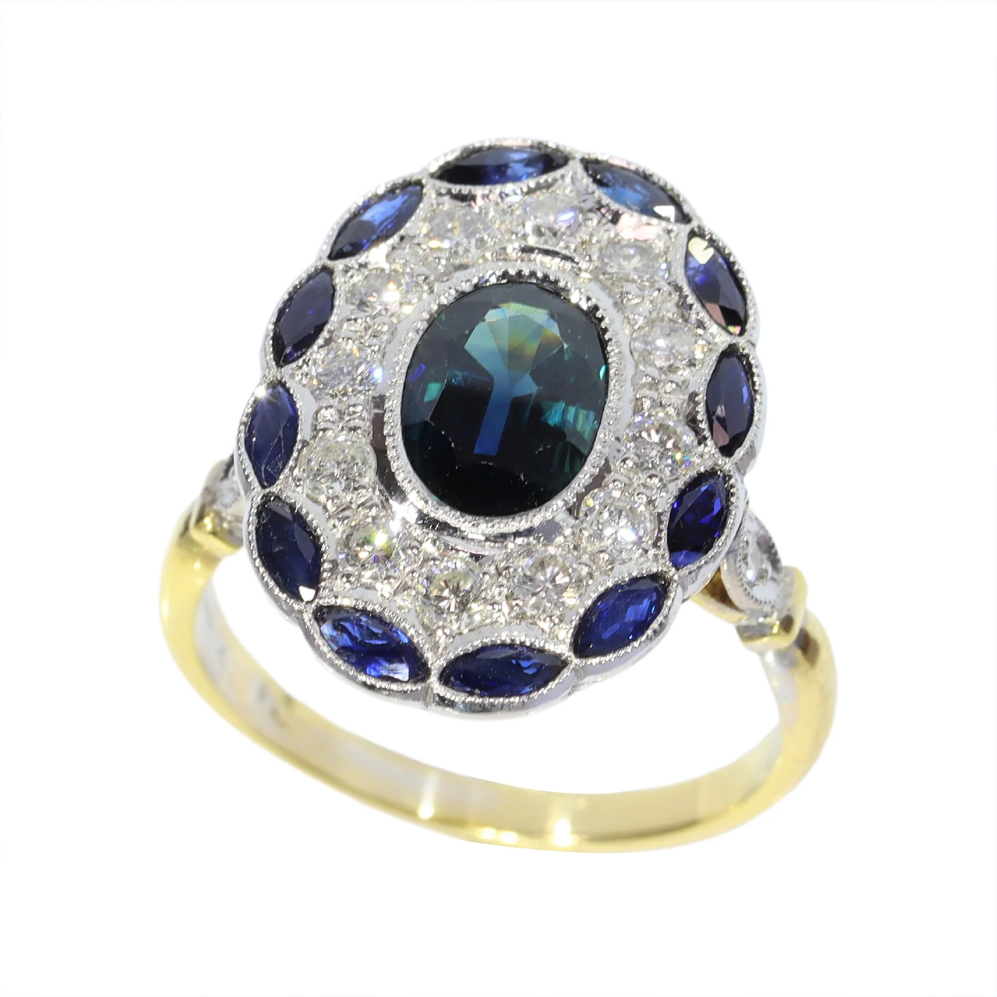 Vintage wishes: a sapphire ring between romance and history  - Image 7
