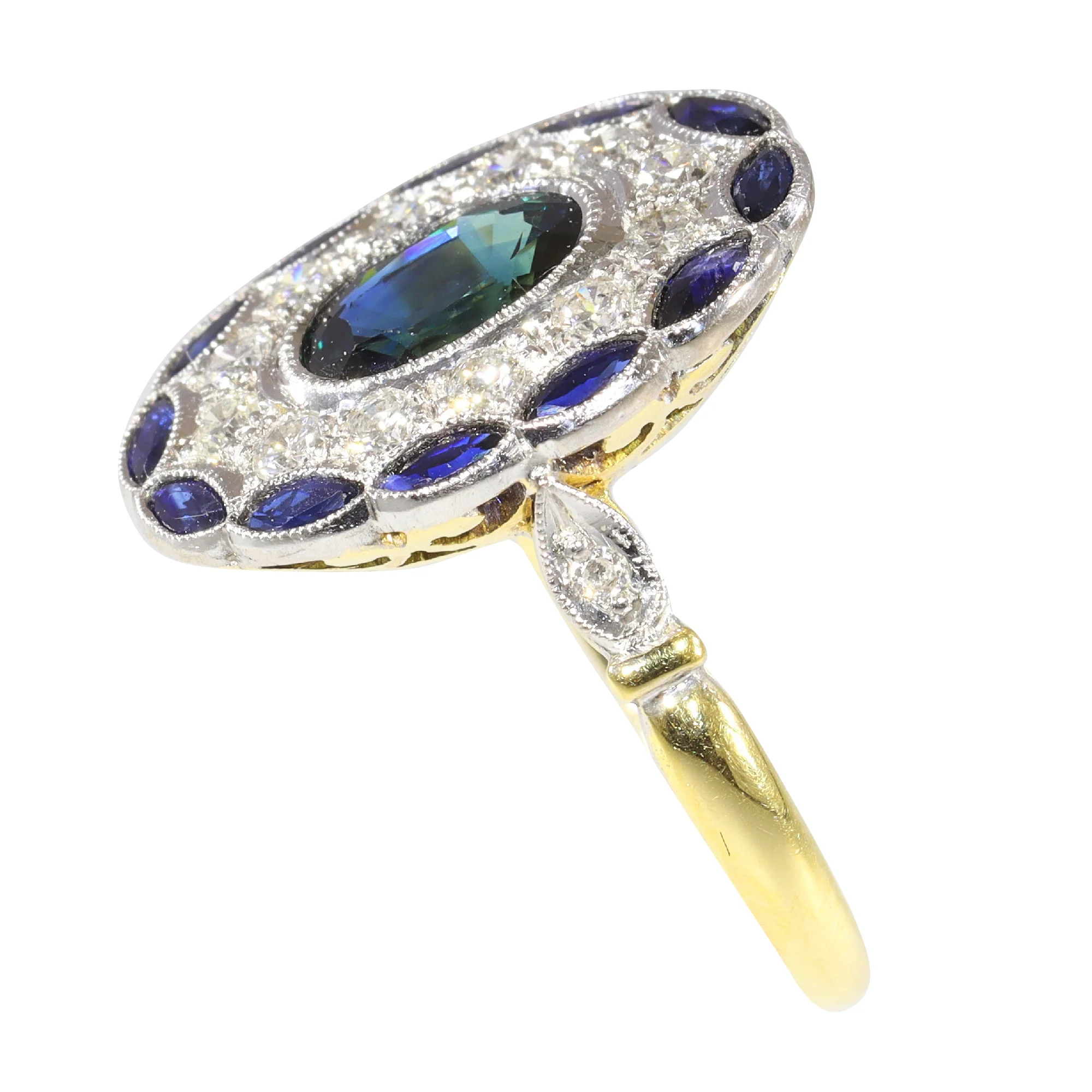 Vintage wishes: a sapphire ring between romance and history  - Image 9