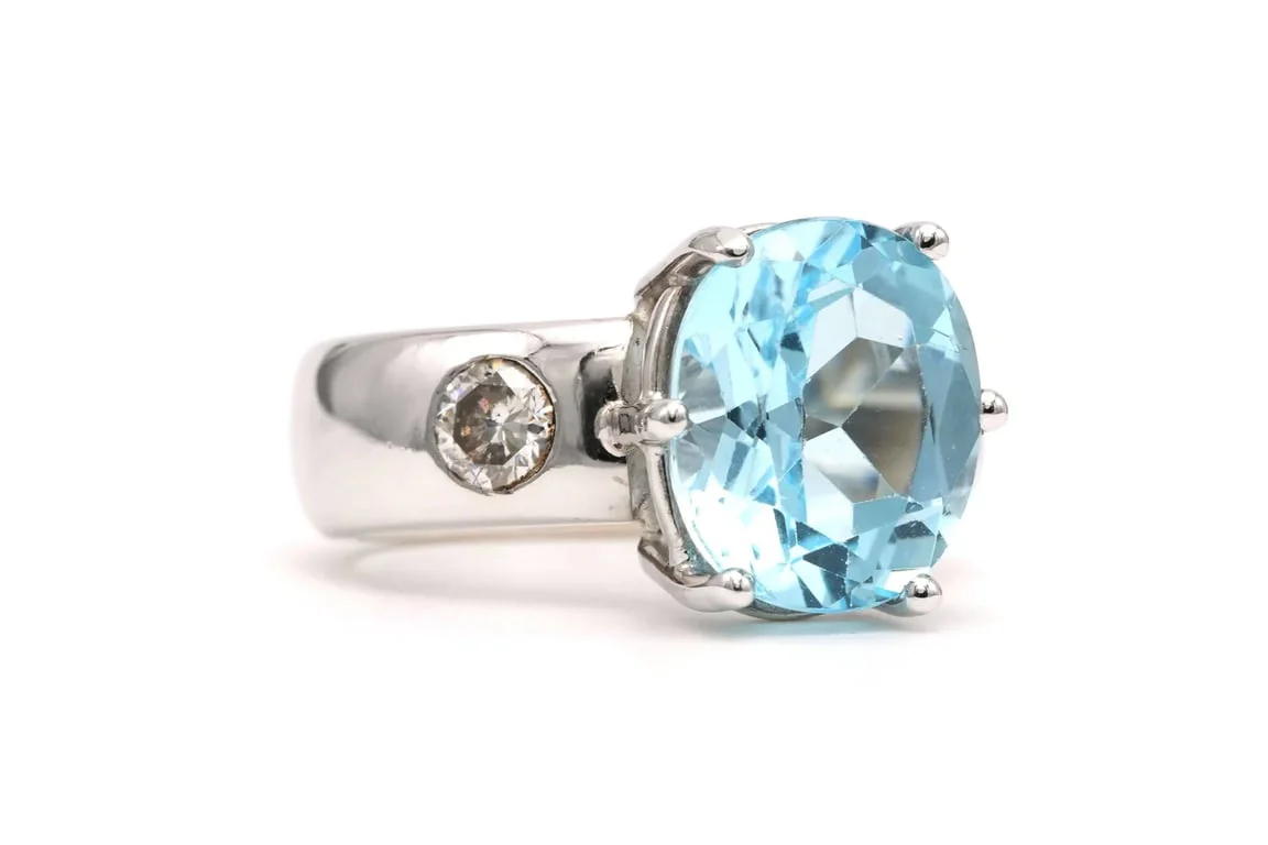 Contemporary white gold ring set with a topaz and brilliant-cut diamonds (+-0.36ct)  - Image 6