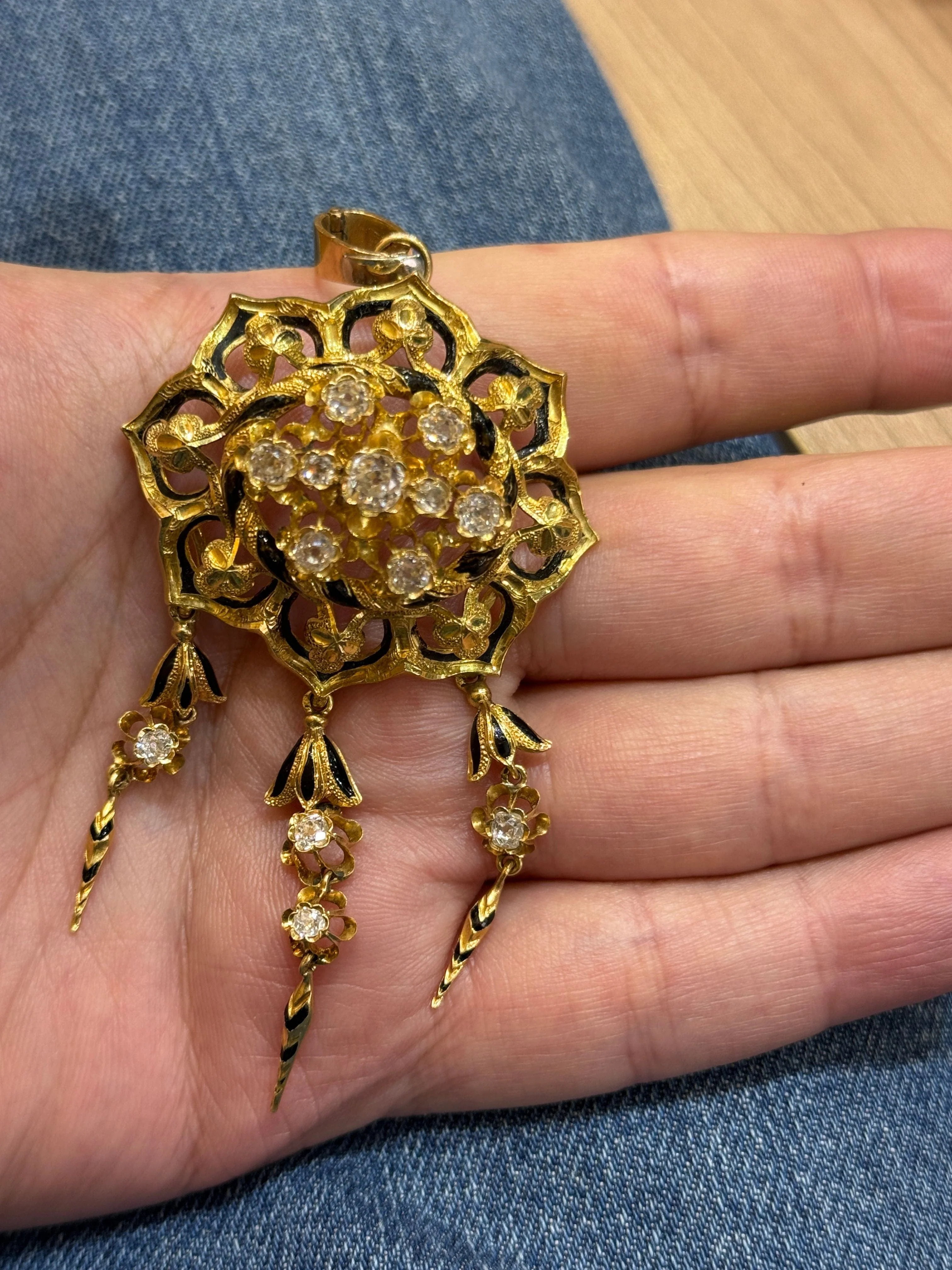 Exceptional transformable set 19th century – 18k gold, black enamel and old-cut diamonds  - Image 5