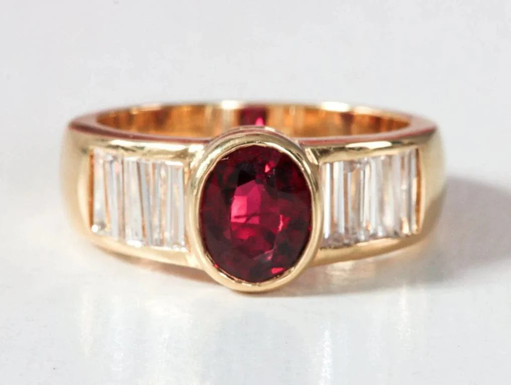 Yellow gold ring, Ruby and Diamonds  - Image 3