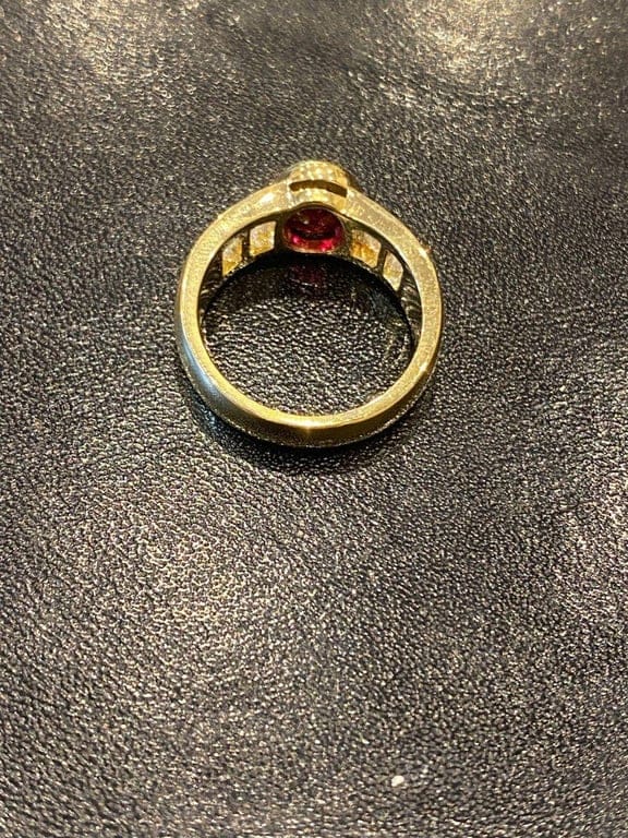 Yellow gold ring, Ruby and Diamonds  - Image 9