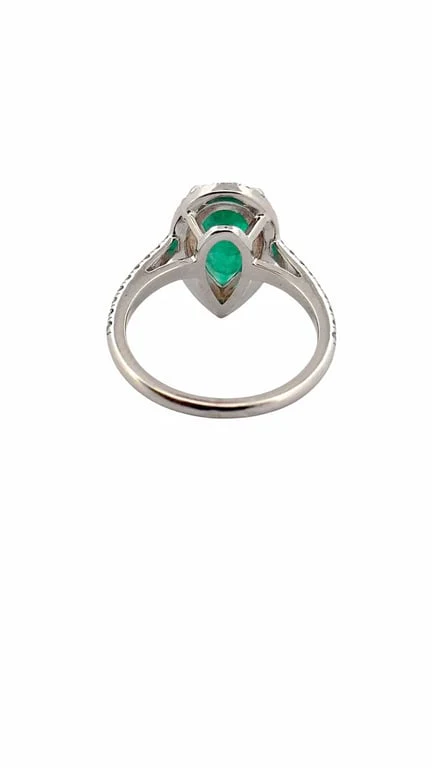 White gold ring, emerald and diamonds  - Image 6