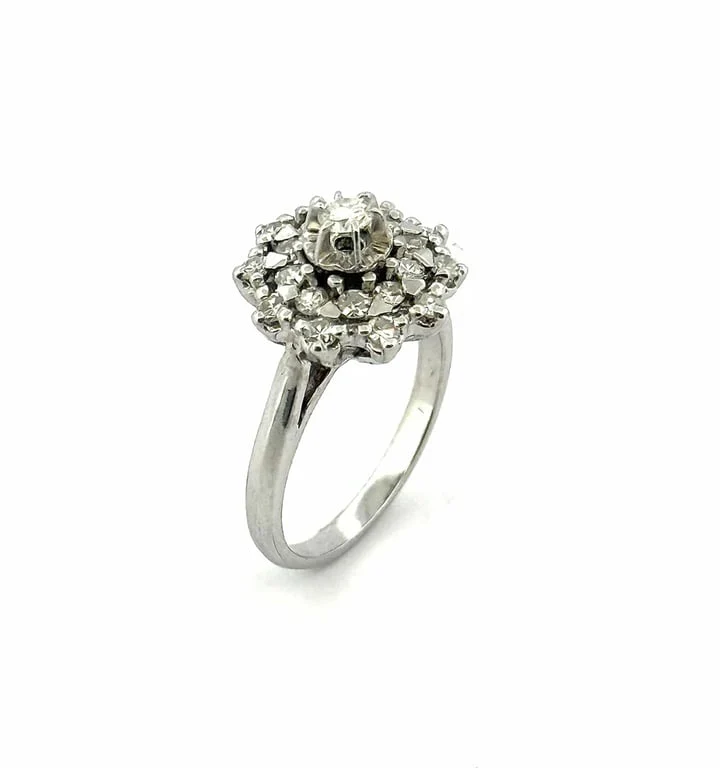 18-carat white gold ring with diamonds  - Image 5