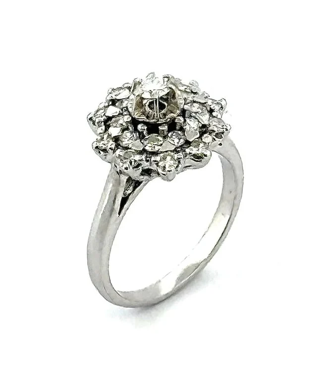 18-carat white gold ring with diamonds  - Image 6