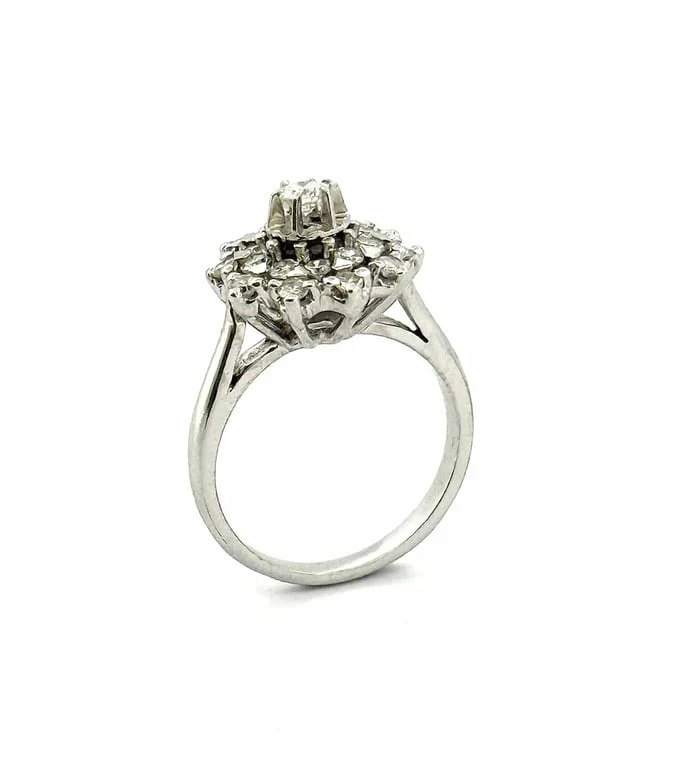 18-carat white gold ring with diamonds  - Image 7