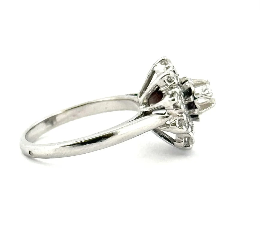 18-carat white gold ring with diamonds  - Image 9