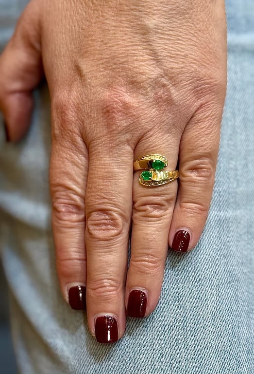 Vintage ring Toi & Moi yellow gold diamonds and emeralds  - Image 9
