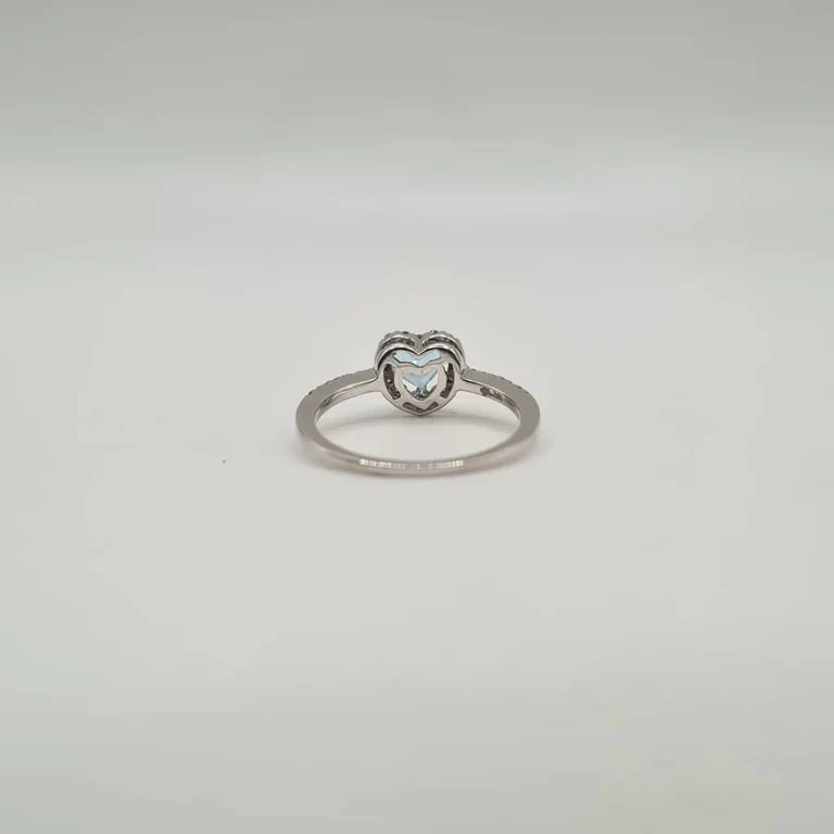 White gold heart ring set with a blue topaz and diamonds  - Image 4