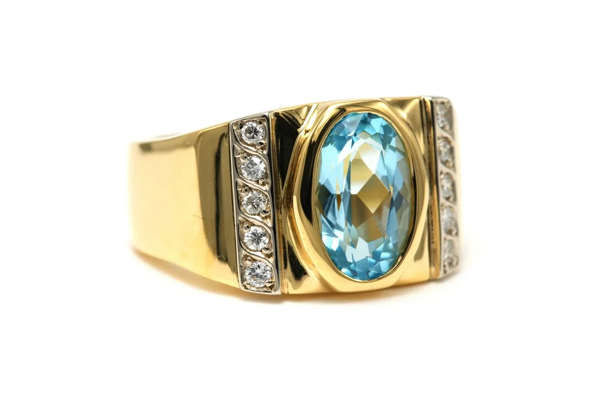 Contemporary MANFREDI ring in yellow gold, topaz and diamonds  - Image 3