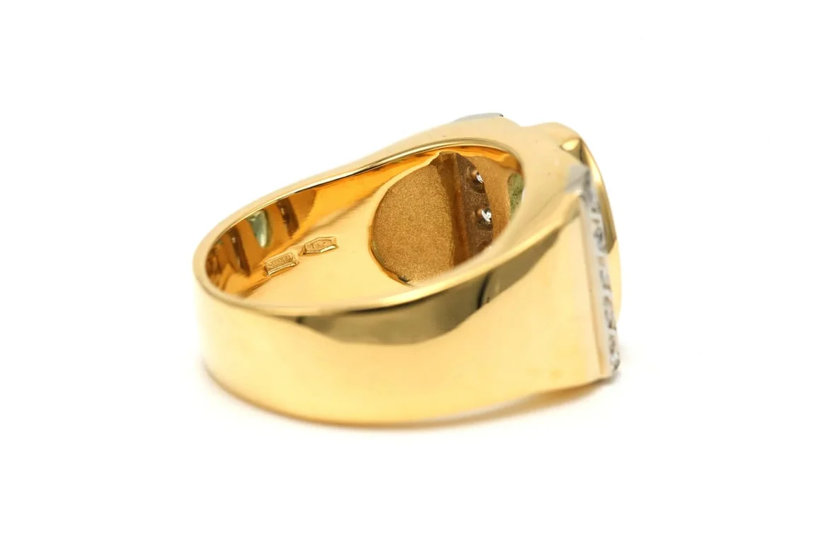 Contemporary MANFREDI ring in yellow gold, topaz and diamonds  - Image 6