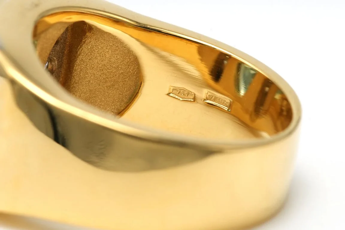 Contemporary MANFREDI ring in yellow gold, topaz and diamonds  - Image 7