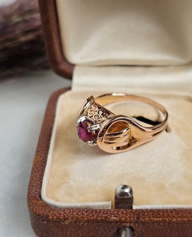 Composite ruby dome ring in 18-carat rose gold  - Image 11