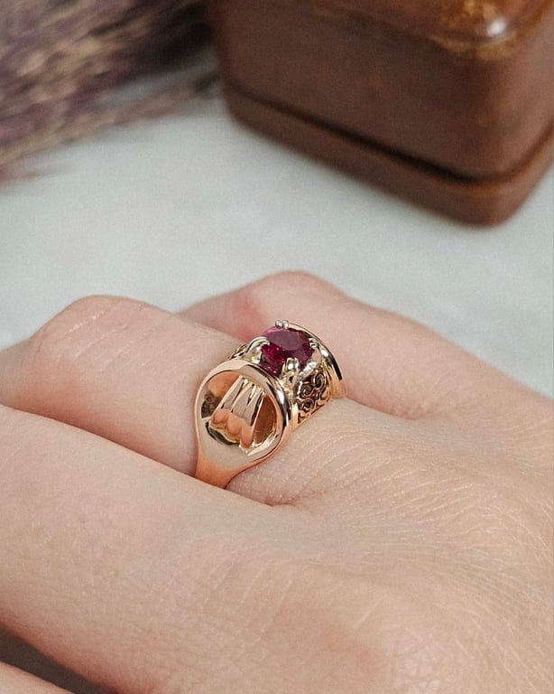 Composite ruby dome ring in 18-carat rose gold  - Image 4