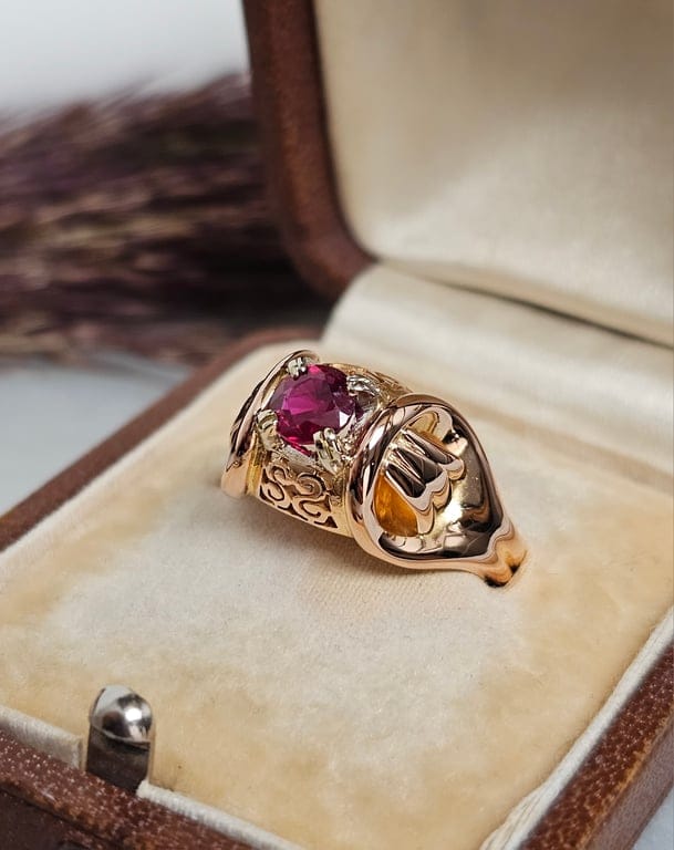 Composite ruby dome ring in 18-carat rose gold  - Image 7